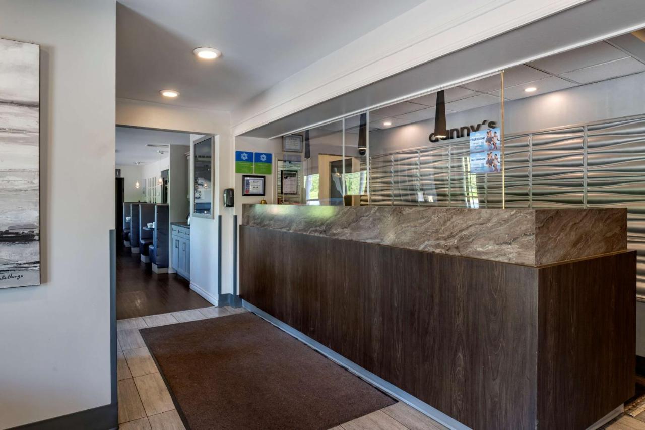 Dannys Hotel Suites; Surestay Collection By Best Western Beresford Exterior photo