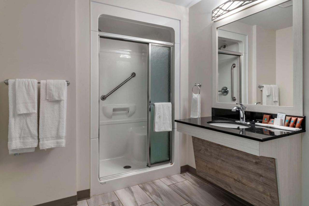 Dannys Hotel Suites; Surestay Collection By Best Western Beresford Exterior photo